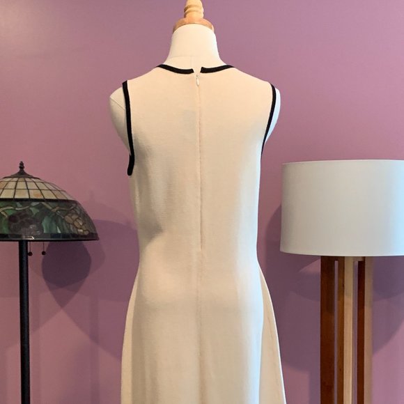 Vintage St. John cream with black trim dress suit, size 4 - Picture 4 of 6